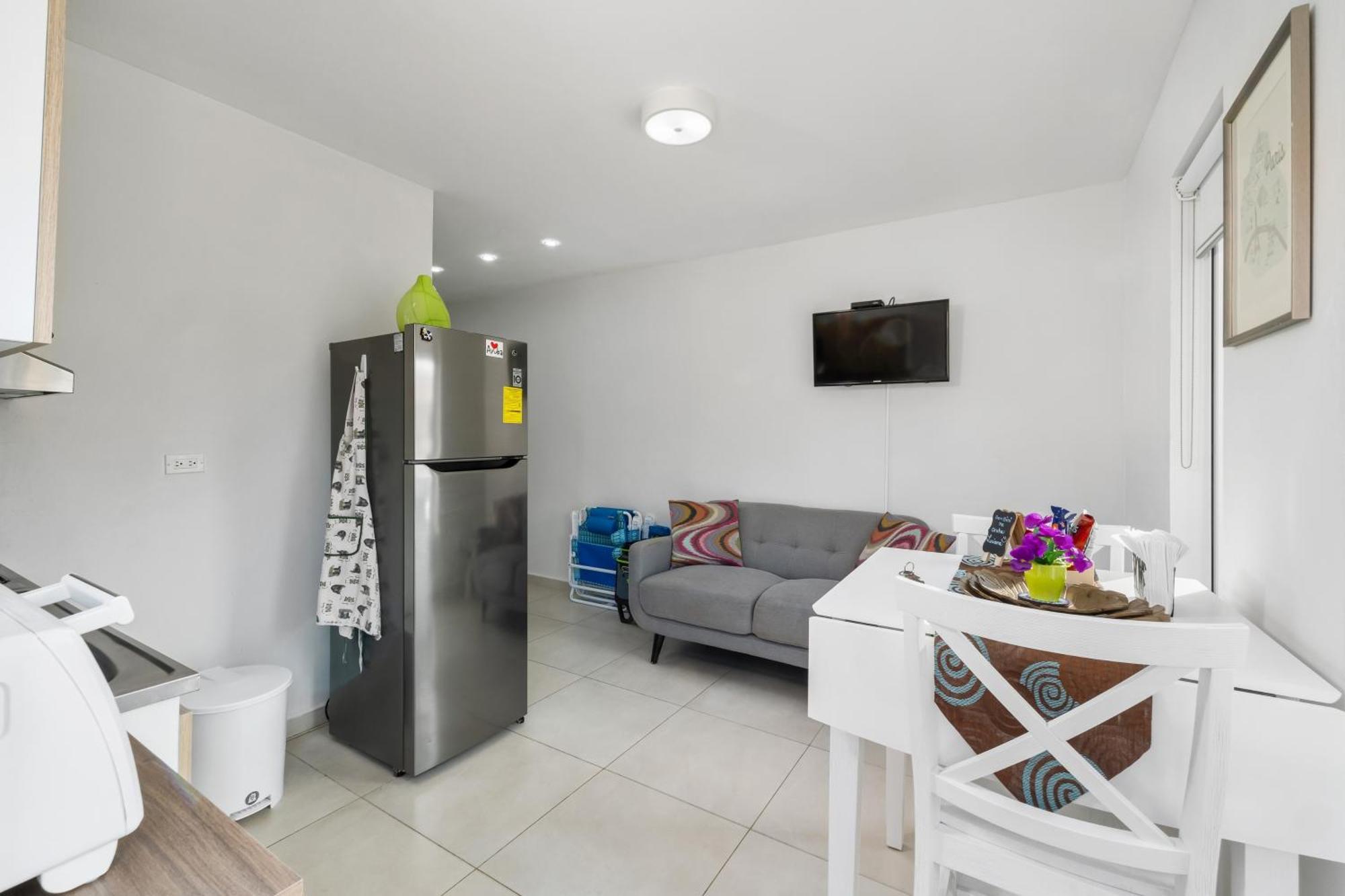 Adele'S Apartment With Pool, 5 Minutes Walk To The Beach Palm Beach Dış mekan fotoğraf