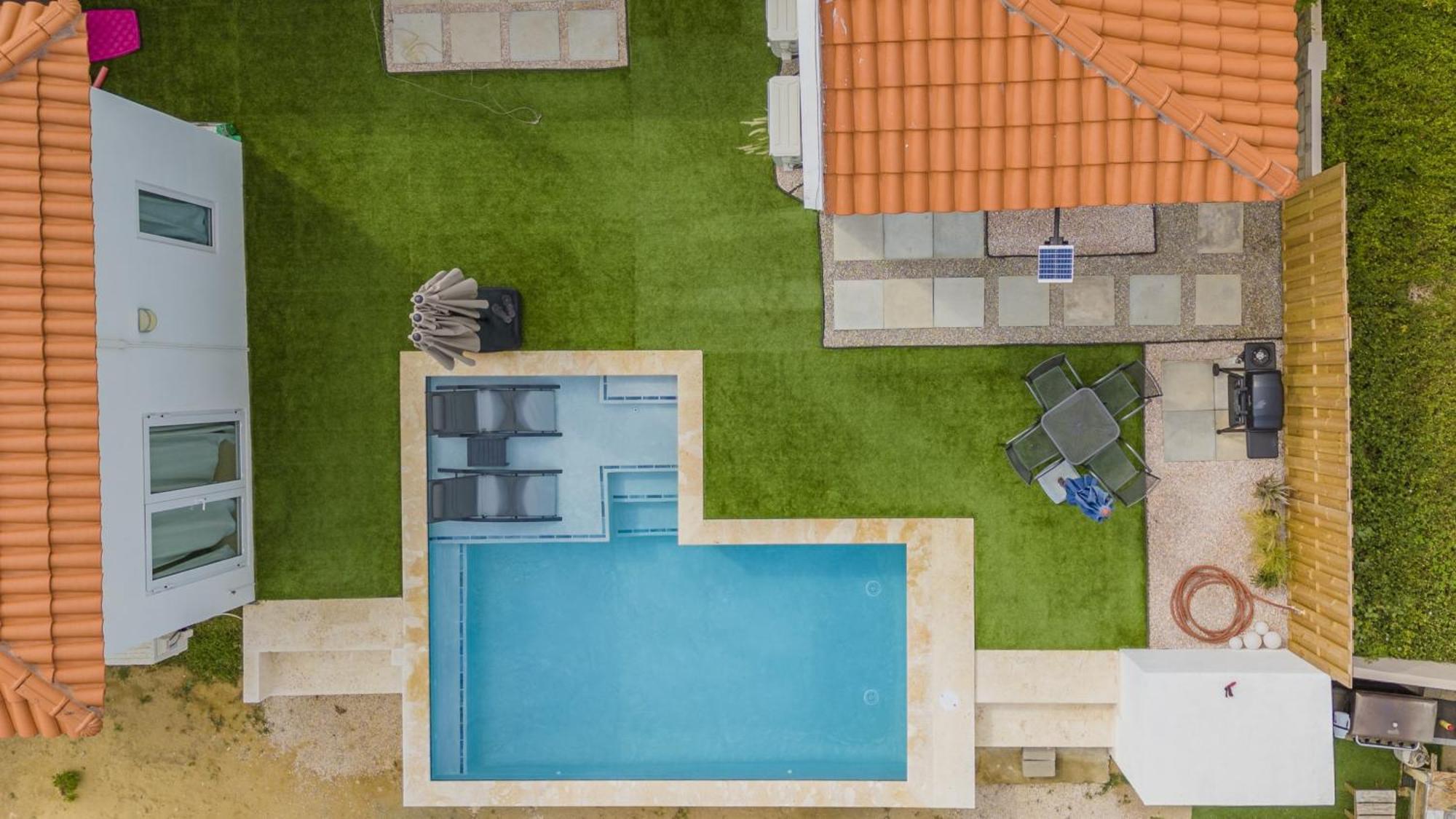 Adele'S Apartment With Pool, 5 Minutes Walk To The Beach Palm Beach Dış mekan fotoğraf