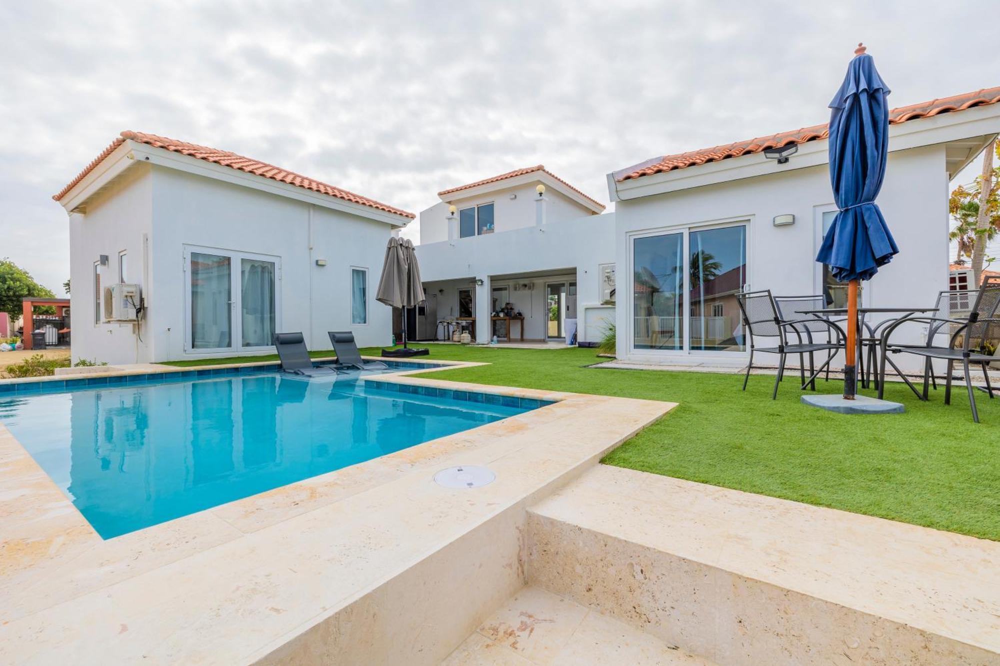 Adele'S Apartment With Pool, 5 Minutes Walk To The Beach Palm Beach Dış mekan fotoğraf