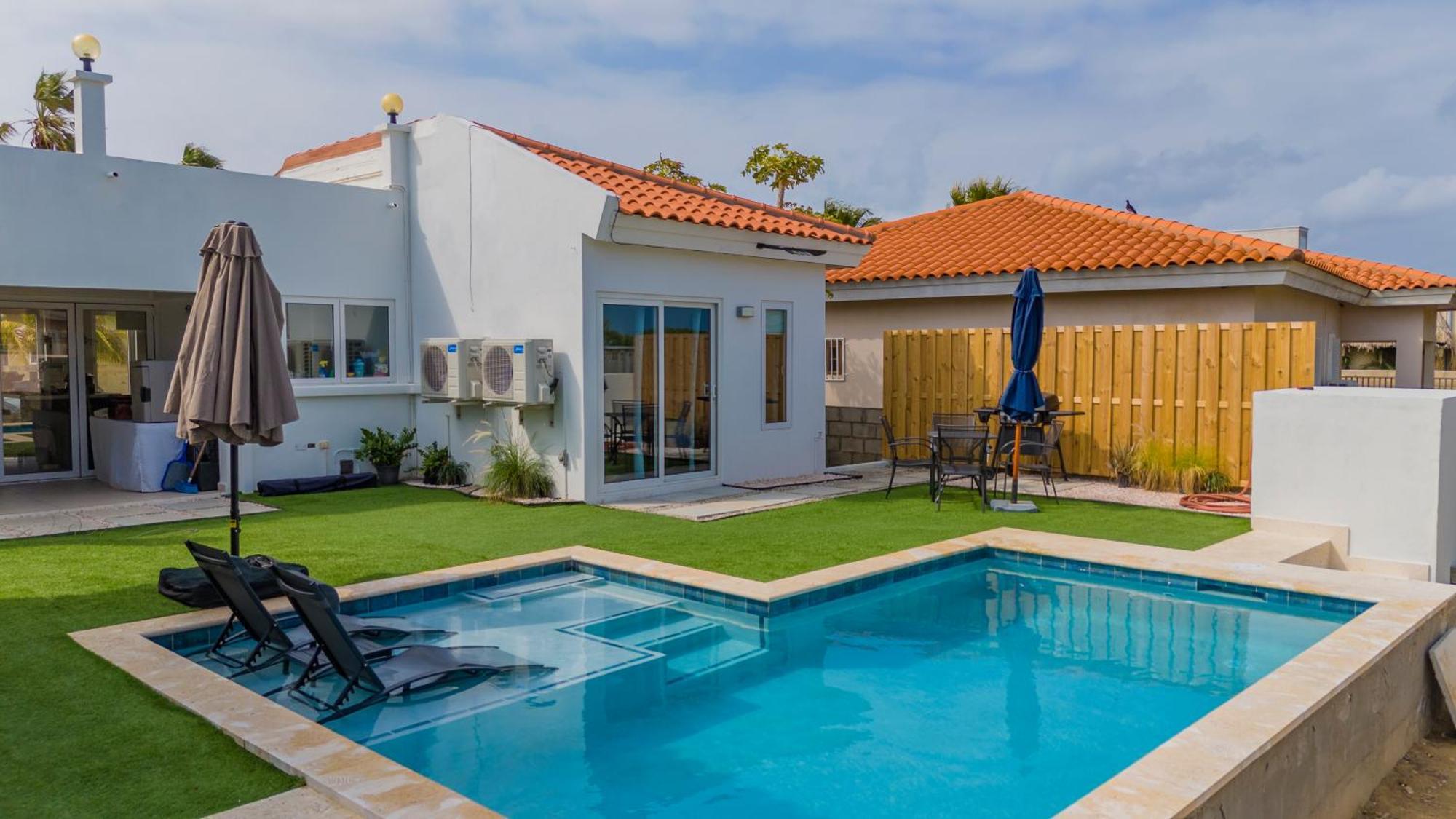 Adele'S Apartment With Pool, 5 Minutes Walk To The Beach Palm Beach Dış mekan fotoğraf